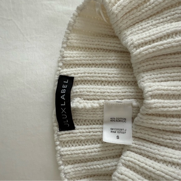 JLUXLABEL White Ribbed Crop Top - Picture 2 of 4